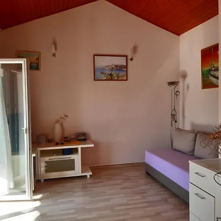Apartment Mirjana *