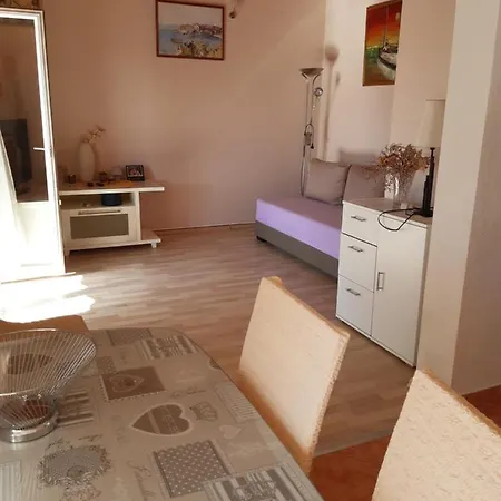 Mirjana شقة فوديس