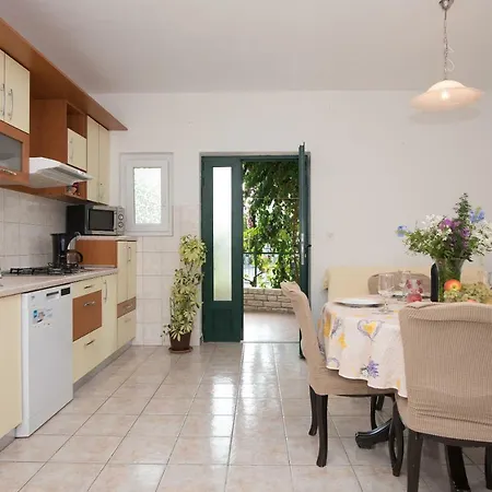 Apartment Mirjana