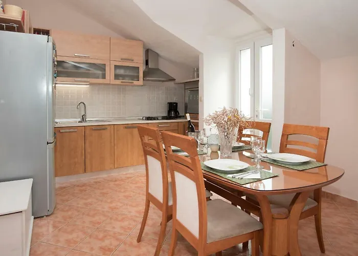 Apartamento Mirjana *